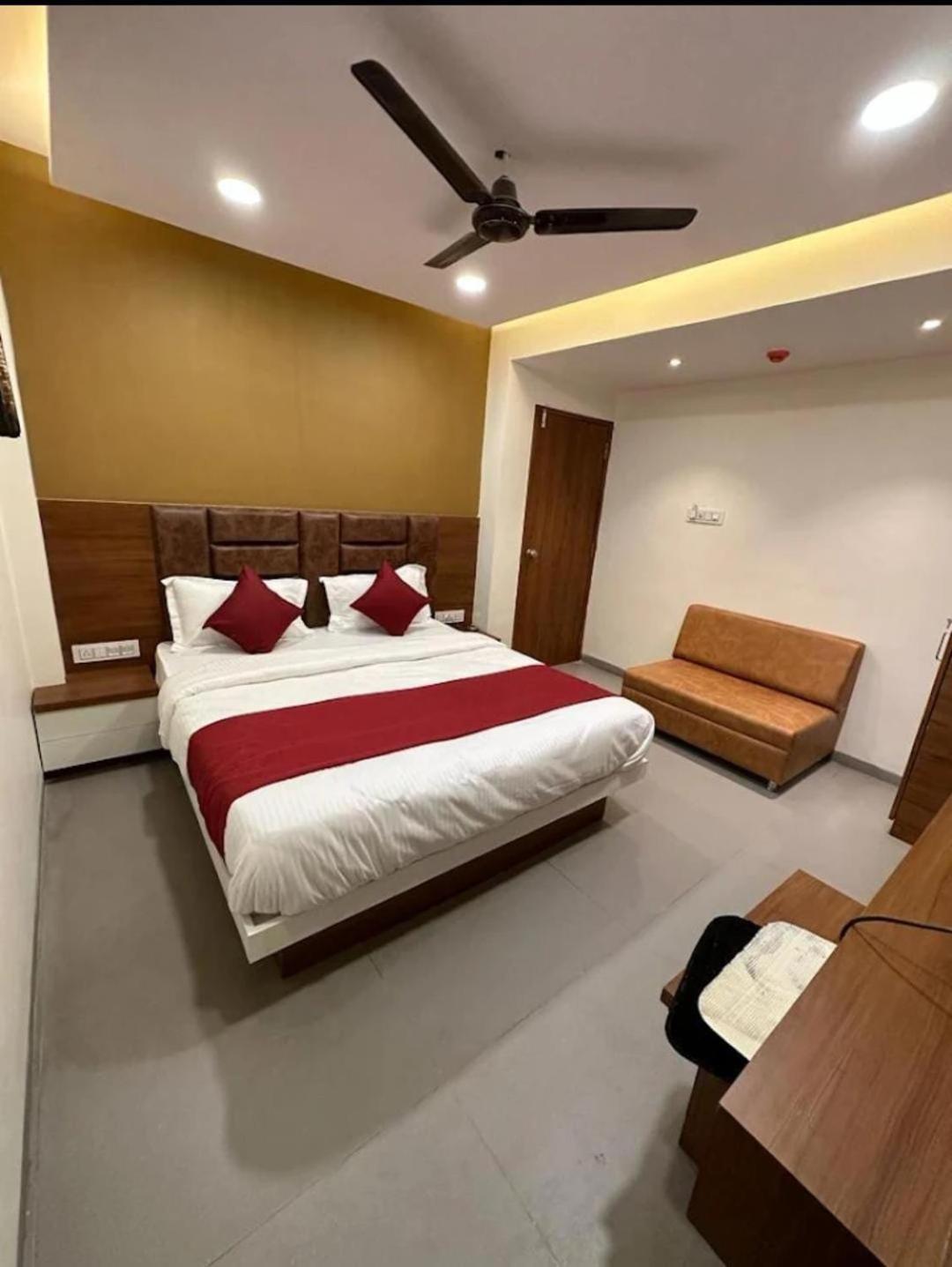 Hotel Anjali Palace Ahmadábád Kültér fotó